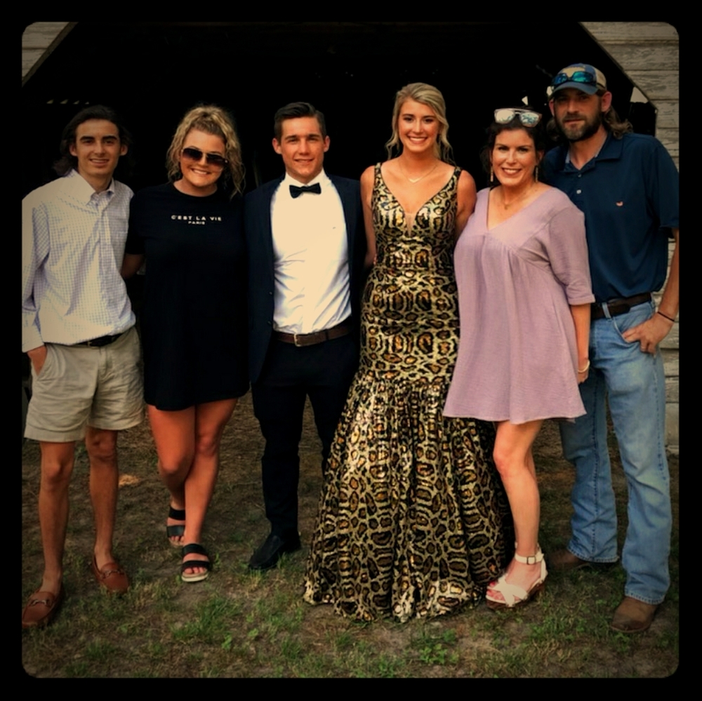 Meet your Posher, Su & Crew